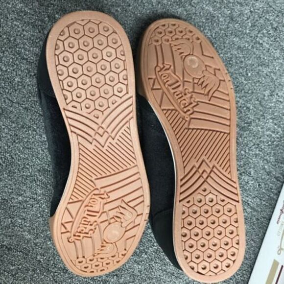 VON DUTCH Women Vanderdutch VELVET BLACK & GOLD SAINTS SNEAKER WOMEN US 9 NEW - Picture 6 of 9